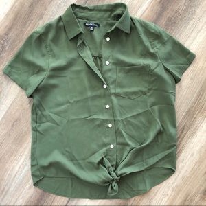 J. Crew Mercantile Green Cropped tied shirt